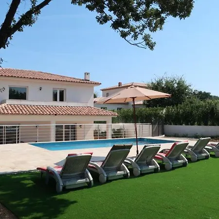 Sleeps 8 Pool Wifi 孔格林